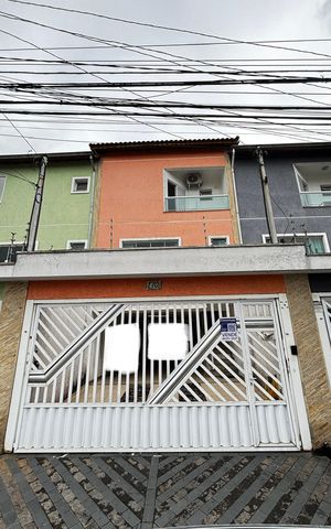 Casa à venda com 243m², 3 quartos e 5 vagas Casa à venda com 243m², 3 quartos e 5 vagasFachada