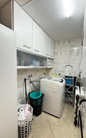 Casa à venda com 243m², 3 quartos e 5 vagas Casa à venda com 243m², 3 quartos e 5 vagasÁrea de serviço