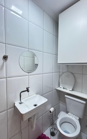 Casa à venda com 243m², 3 quartos e 5 vagas Casa à venda com 243m², 3 quartos e 5 vagasBanheiro de serviço