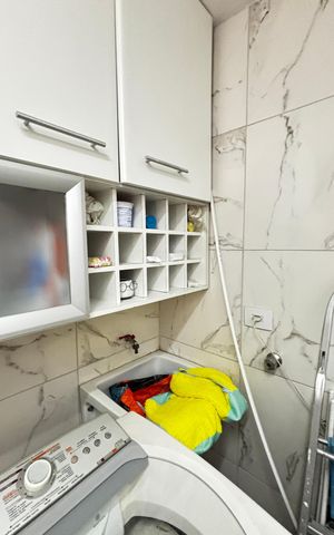 Casa à venda com 243m², 3 quartos e 5 vagas Casa à venda com 243m², 3 quartos e 5 vagasÁrea de serviço