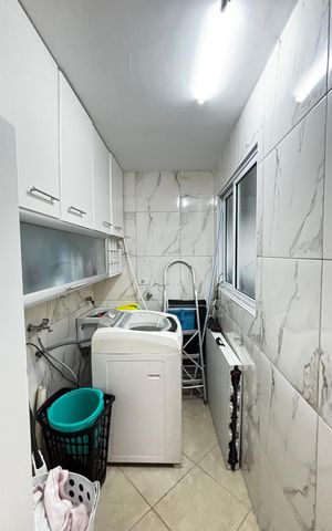 Casa à venda com 243m², 3 quartos e 5 vagas Casa à venda com 243m², 3 quartos e 5 vagasÁrea de serviço