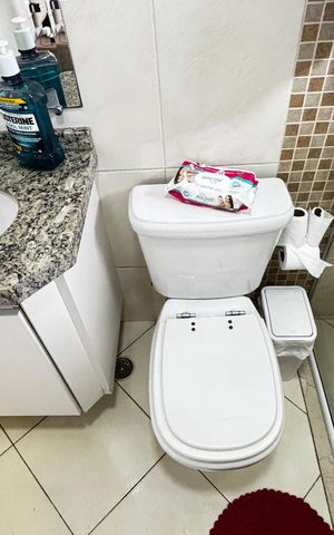 Casa à venda com 243m², 3 quartos e 5 vagas Casa à venda com 243m², 3 quartos e 5 vagasBanheiro da Suíte