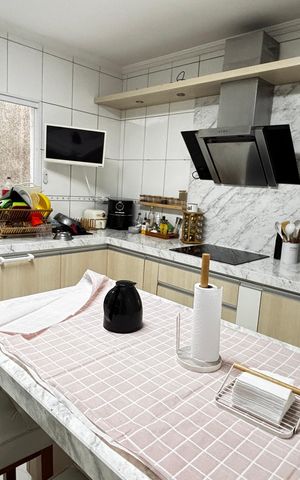 Casa à venda com 243m², 3 quartos e 5 vagas Casa à venda com 243m², 3 quartos e 5 vagasCozinha