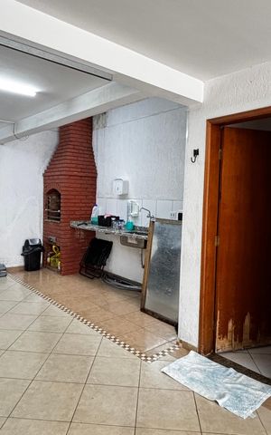 Casa à venda com 243m², 3 quartos e 5 vagas Casa à venda com 243m², 3 quartos e 5 vagasGaragem