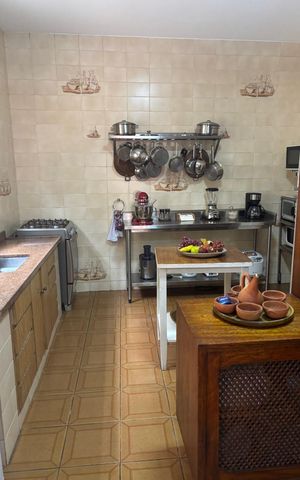 Casa de condomínio à venda com 325m², 3 quartos e 10 vagas Casa de condomínio à venda com 325m², 3 quartos e 10 vagasCozinha