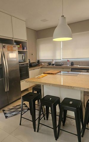 Casa de condomínio à venda com 400m², 4 quartos e 4 vagasCozinha