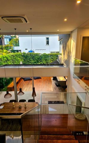 Casa de condomínio à venda com 400m², 4 quartos e 4 vagasCorredor