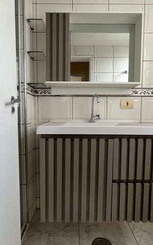 Apartamento à venda com 55m², 2 quartos e 1 vaga Apartamento à venda com 55m², 2 quartos e 1 vagaBanheiro