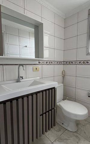 Apartamento à venda com 55m², 2 quartos e 1 vaga Apartamento à venda com 55m², 2 quartos e 1 vagaBanheiro