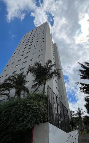 Apartamento à venda com 55m², 2 quartos e 1 vaga Apartamento à venda com 55m², 2 quartos e 1 vagaFachada do bloco