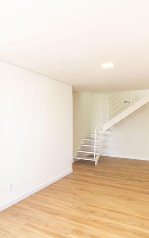 Apartamento à venda com 122m², 2 quartos e 2 vagas Apartamento à venda com 122m², 2 quartos e 2 vagasSala