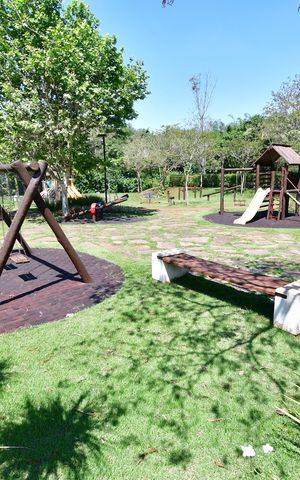 Casa de condomínio à venda com 220m², 3 quartos e 4 vagasÁrea comum - Playground