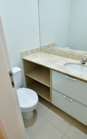 Casa de condomínio à venda com 220m², 3 quartos e 4 vagasLavabo