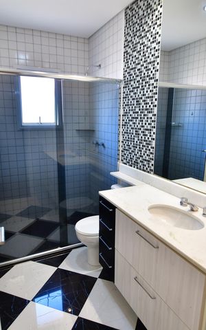 Casa de condomínio à venda com 220m², 3 quartos e 4 vagasBanheiro