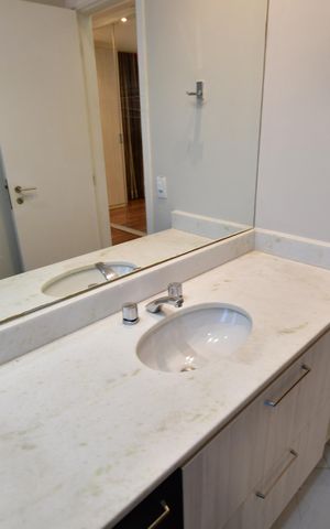 Casa de condomínio à venda com 220m², 3 quartos e 4 vagasBanheiro