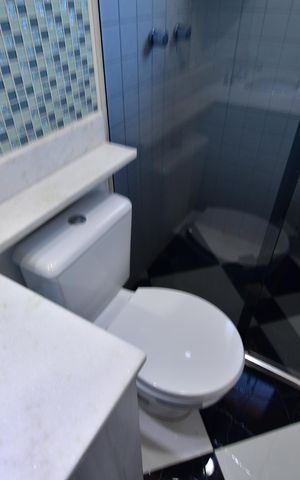 Casa de condomínio à venda com 220m², 3 quartos e 4 vagasBanheiro