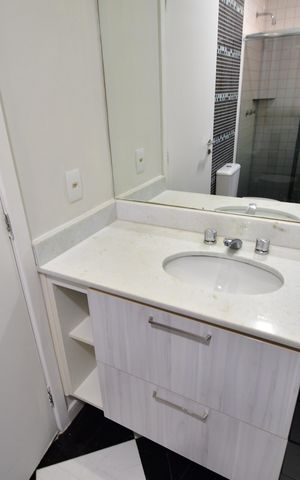Casa de condomínio à venda com 220m², 3 quartos e 4 vagasBanheiro