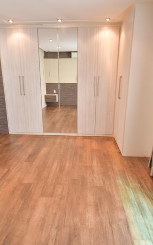 Casa de condomínio à venda com 220m², 3 quartos e 4 vagasQuarto 3 - Suíte
