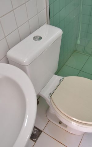 Casa de condomínio à venda com 220m², 3 quartos e 4 vagasBanheiro de serviço
