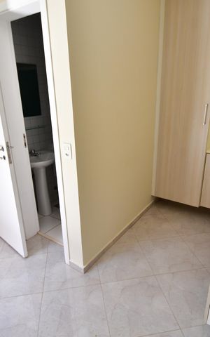 Casa de condomínio à venda com 220m², 3 quartos e 4 vagasÁrea de Serviço
