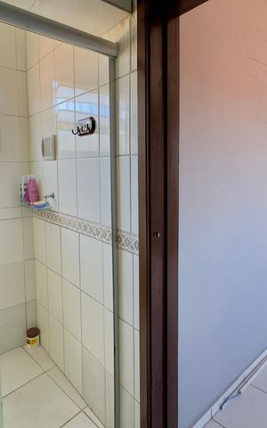 Casa para alugar com 171m², 4 quartos e 2 vagas Casa para alugar com 171m², 4 quartos e 2 vagasBanheiro 2
