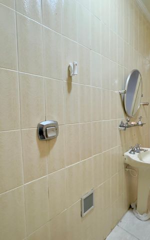 Casa para alugar com 171m², 4 quartos e 2 vagas Casa para alugar com 171m², 4 quartos e 2 vagasBanheiro 1