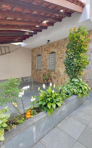 Casa para alugar com 171m², 4 quartos e 2 vagas Casa para alugar com 171m², 4 quartos e 2 vagasGaragem