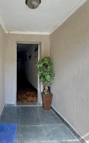Casa para alugar com 171m², 4 quartos e 2 vagas Casa para alugar com 171m², 4 quartos e 2 vagasHall de entrada