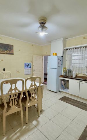 Casa para alugar com 171m², 4 quartos e 2 vagas Casa para alugar com 171m², 4 quartos e 2 vagasCozinha