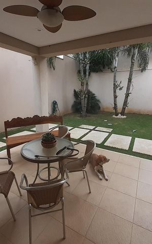 Casa de condomínio à venda com 410m², 4 quartos e 4 vagasÁrea Externa