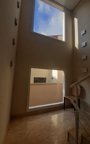 Casa de condomínio à venda com 410m², 4 quartos e 4 vagasCorredor