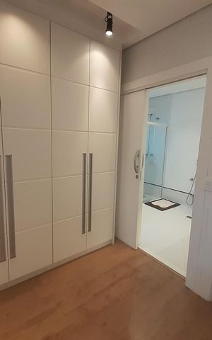 Casa de condomínio à venda com 410m², 4 quartos e 4 vagasQuarto