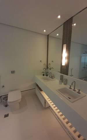 Casa de condomínio à venda com 410m², 4 quartos e 4 vagasBanheiro