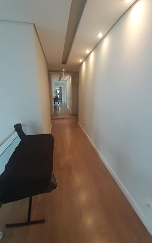 Casa de condomínio à venda com 410m², 4 quartos e 4 vagasCorredor