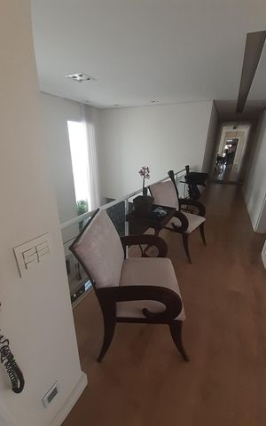 Casa de condomínio à venda com 410m², 4 quartos e 4 vagasCorredor