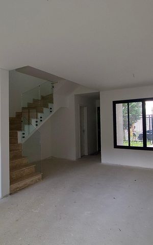Casa à venda com 140m², 4 quartos e 2 vagasSala