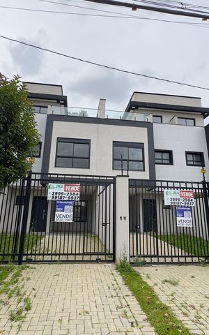 Casa à venda com 140m², 4 quartos e 2 vagasFachada