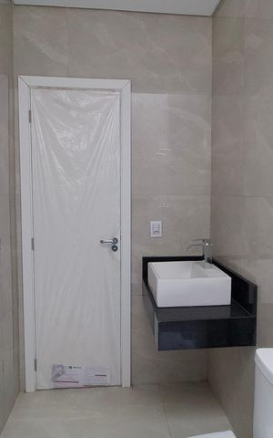 Casa à venda com 140m², 4 quartos e 2 vagasBanheiro