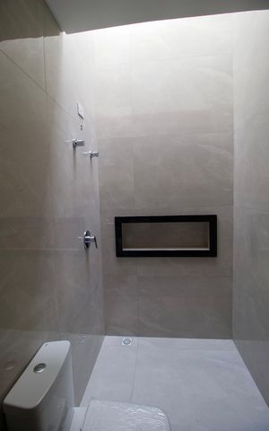 Casa à venda com 140m², 4 quartos e 2 vagasBanheiro