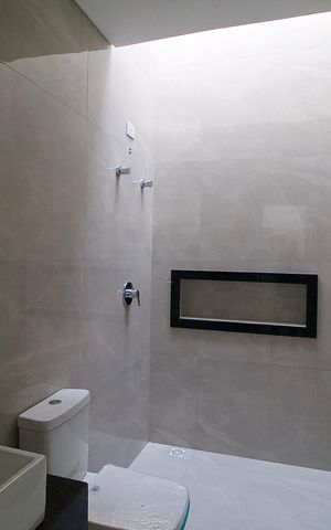 Casa à venda com 140m², 4 quartos e 2 vagasBanheiro