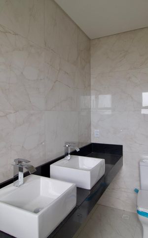 Casa para alugar com 140m², 4 quartos e 2 vagas Casa para alugar com 140m², 4 quartos e 2 vagasBanheiro - Suíte