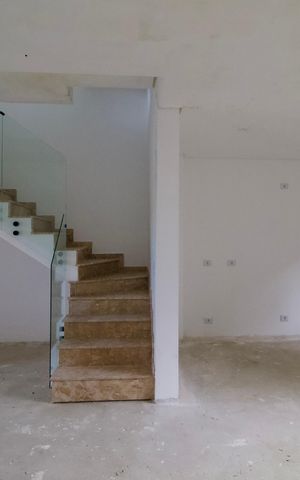 Casa para alugar com 140m², 4 quartos e 2 vagas Casa para alugar com 140m², 4 quartos e 2 vagasSala