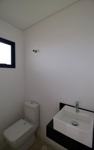 Casa para alugar com 140m², 4 quartos e 2 vagas Casa para alugar com 140m², 4 quartos e 2 vagaslavabo