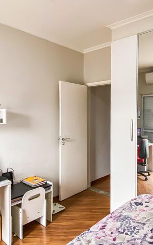 Casa à venda com 90m², 2 quartos e 2 vagas Casa à venda com 90m², 2 quartos e 2 vagasQuarto 1