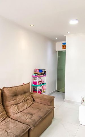 Casa à venda com 90m², 2 quartos e 2 vagas Casa à venda com 90m², 2 quartos e 2 vagasSala