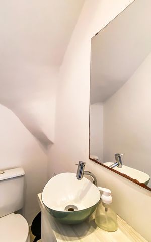 Casa à venda com 90m², 2 quartos e 2 vagas Casa à venda com 90m², 2 quartos e 2 vagasLavabo
