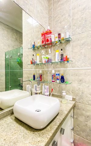 Casa à venda com 90m², 2 quartos e 2 vagas Casa à venda com 90m², 2 quartos e 2 vagasBanheiro