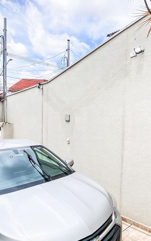 Casa à venda com 90m², 2 quartos e 2 vagas Casa à venda com 90m², 2 quartos e 2 vagasGaragem