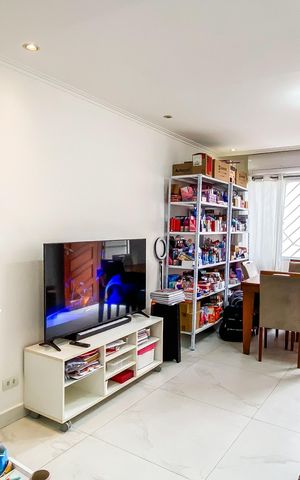 Casa à venda com 90m², 2 quartos e 2 vagas Casa à venda com 90m², 2 quartos e 2 vagasSala