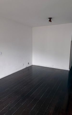 Apartamento para alugar com 100m², 2 quartos e 1 vagaSalas